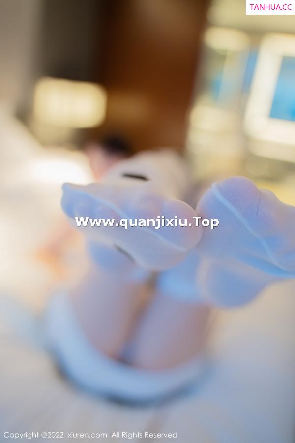 Arude薇薇  [XiuRen]高清写真图 2022.11.23 No.5896 Arude薇薇 黑丝美腿第31张图片